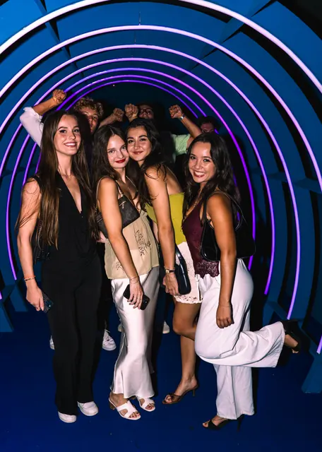 Bisous Bisous — Soirée au club — photographie 3