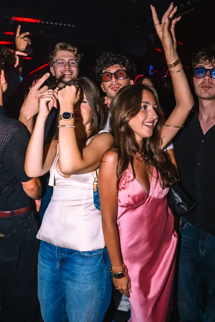 Bisous Bisous — Soirée au club — photographie 6