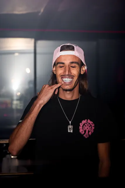 Lacrim — Showcase au Naya Club — photographie 1