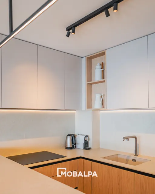 Mobalpa — Équipe & réalisations — Cuisine à Super Cannes — photographie 3