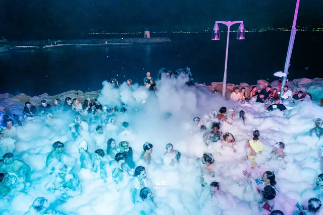 Trendy Club — Soirée mousse — photographie 17