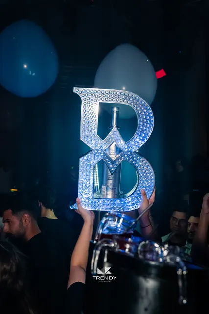 Trendy Club — Soirée anniversaire — photographie 3